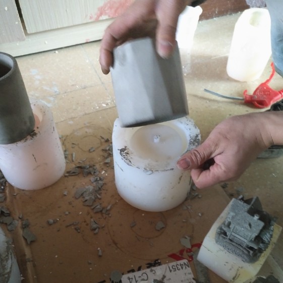 水泥成品模具硅膠利用